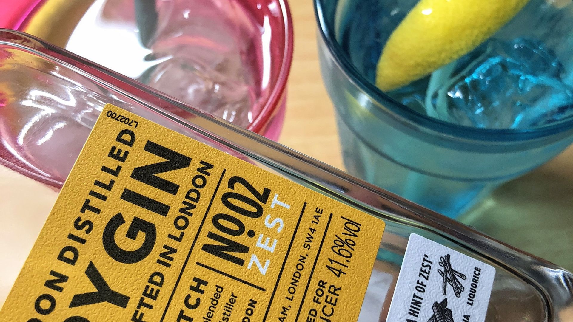 Londýnský suchý gin destilovaný s kůrou ze sevillských pomerančů Marks & Spencer
