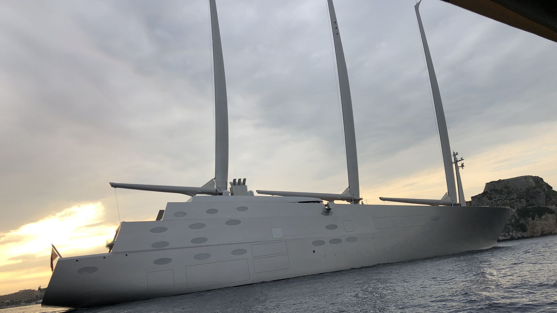 Největší jachta světa Sailing Yacht „A“ patří Andreji Melničenkovi