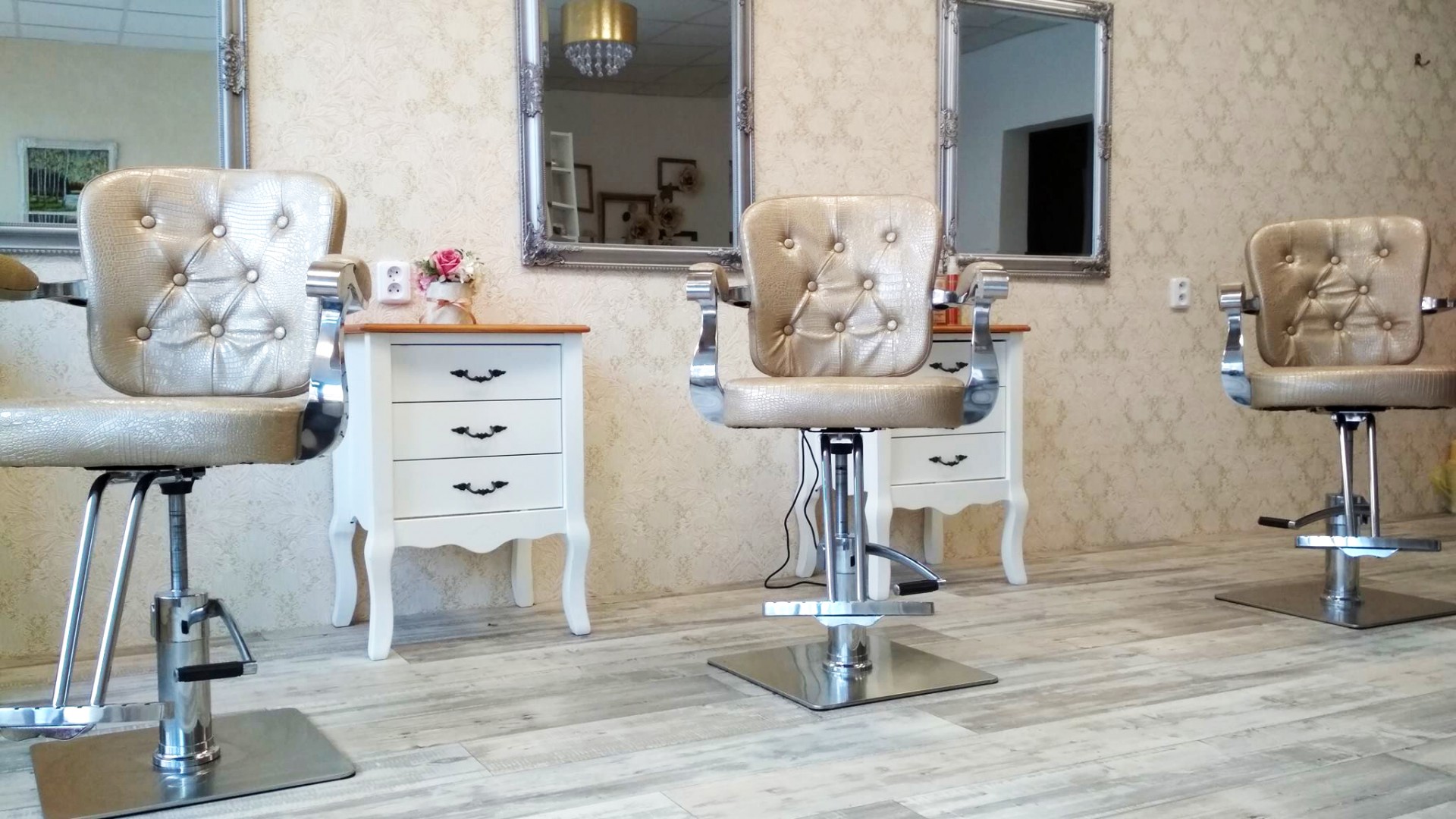 Recenze kadeřnického salonu O la la, Brno-Žebětín