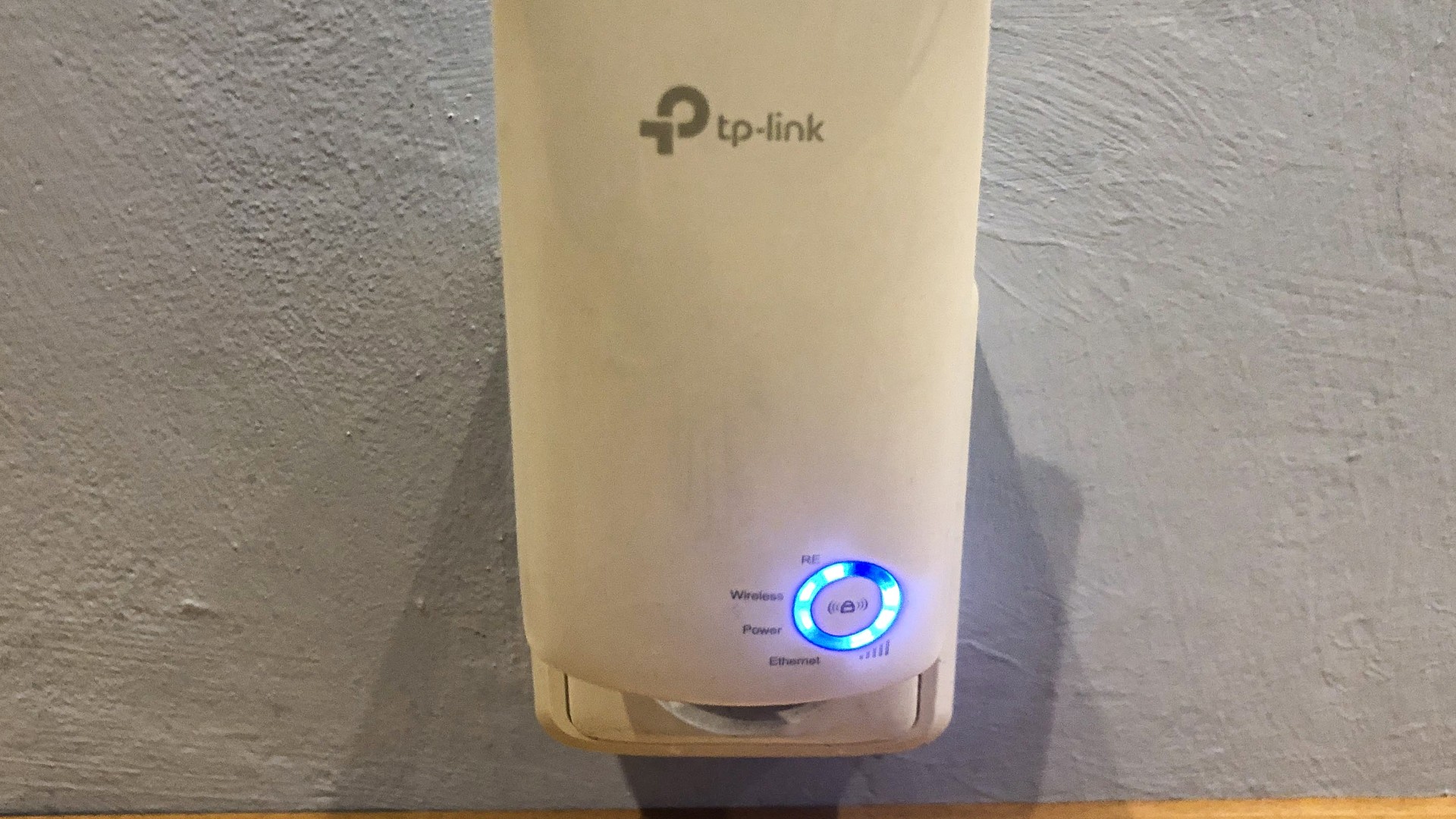 Recenze Wi-Fi zesilovače TP-LINK TL-WA850RE: Funguje to?