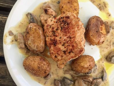 Denní menu - vepřový hřbet na houbách | Pivovarská restaurace Starobrno