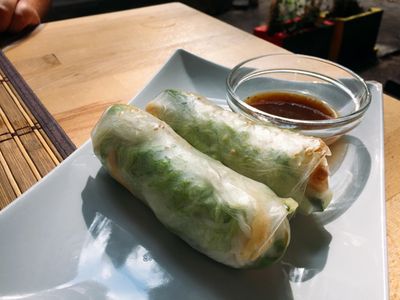 Nesmažené závitky s avokádem | Vietnamská restaurace Zô! - recenze