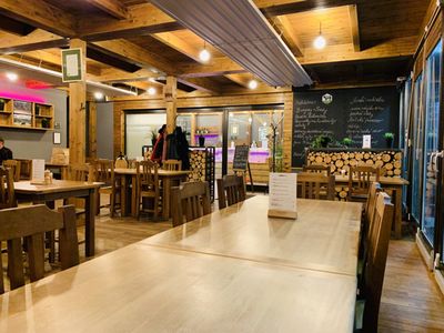 Mitrovský Angus (dříve Mitrovský dvůr) - Interiér restaurace