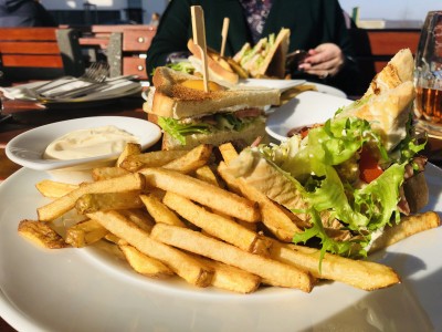 Don Papa Brno - Club Sandwich a hranolky | Restaurace Don Papa Brno - Update 2019