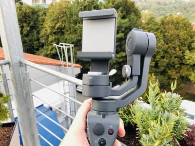 DJI Osmo Mobile 2 je dobrý pomocník při stabilizaci mobilního videa