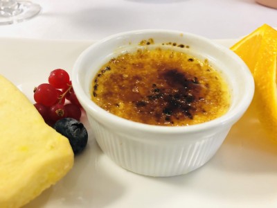 Skvělé Creme Brulé s extra máslovou sušenkou, naprostá pecka!