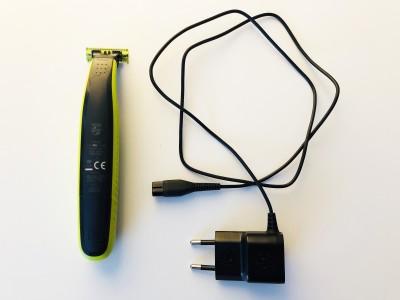 Holicí strojek Philips OneBlade + nabíječka