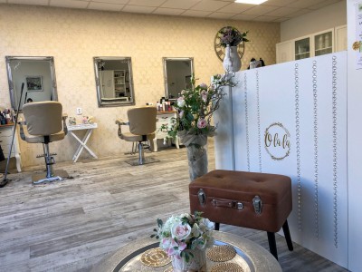 Interiér salonu/kadeřnictví O la la v Brně-Žebětíně, vč. křesel pro zákazníky